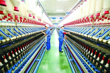 柯桥,中国最大的纺织工业基地,拥有亚洲最大的轻纺专业市场,轻纺产品